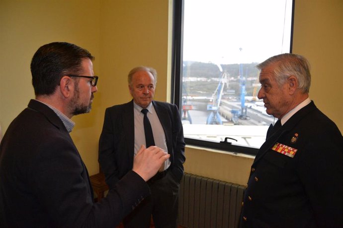 El alcalde de Ferrol, Ángel Mato, visita el nuevo albergue