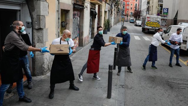 Proyecto solidario del canal Comer de 'La Vanguardia' con chefs de Barcelona para repartir comida durante el coronavirus