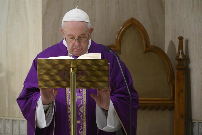 April 2,2020 - Vatican. Vatican State: Pope Francis celebrates a mass in Saint Marta at the Vatican. (CPP/CONTACTO)