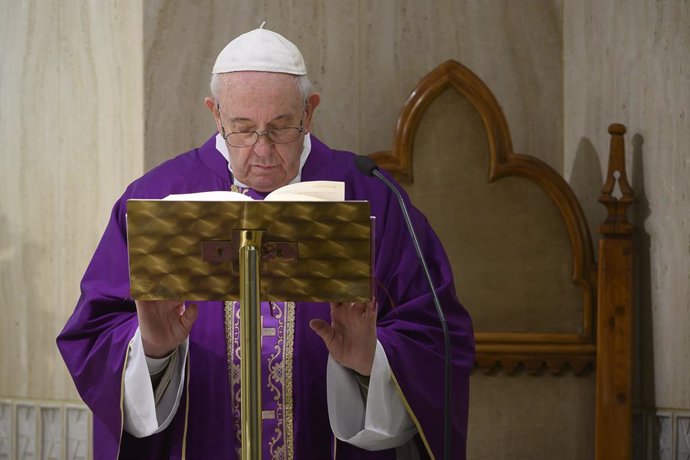 Coronavirus.- El Papa pide oraciones para las personas que sufren el "drama de l