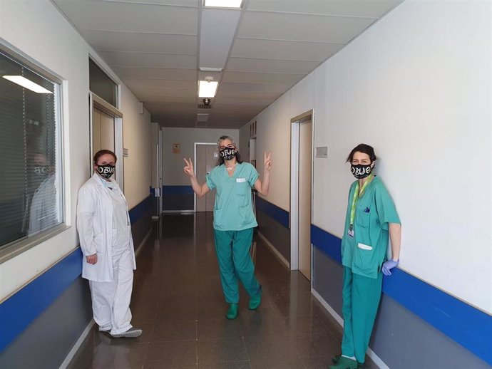 Obús donan mascarillas al Hospital Infanta Leonor de Vallecas