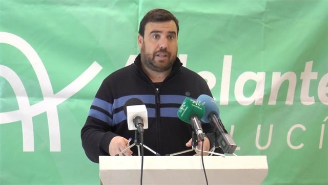 Adelante Andalucía pide la dimisión de los consejeros de Sanidad y de Educación por "caos" en estas áreas en Málaga