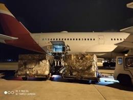 Avión de Iberia con material sanitario.