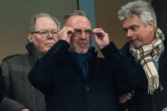 Karl-Heinz Rummenigge en el palco del Veltins Arena