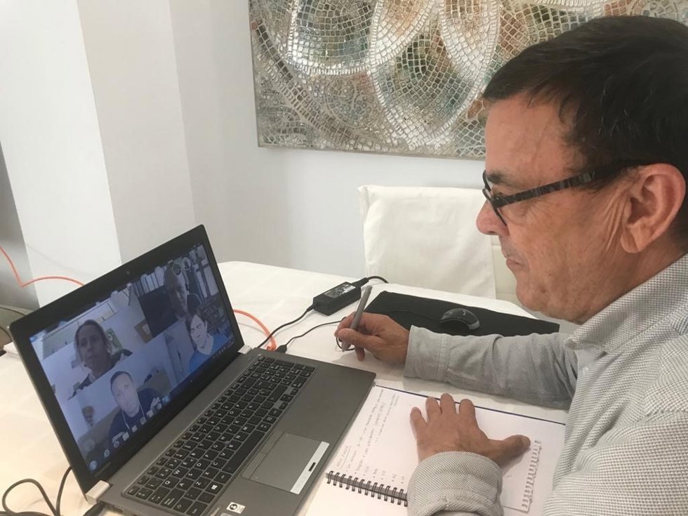 El presidente de la Diputación de Huelva, Ignacio Caraballo, durante una videoconferencia.