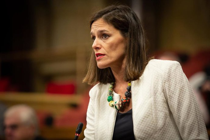 La diputada del PP en el Parlament, Esperanza García interviene en una sesión plenaria en el Parlament de Catalunya, celebrada una semana después de conocerse la sentencia del juicio del 'procés', en Barcelona (España), a 23 de octubre de 2019.,