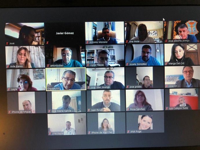 Videoconferencia del presidente de la DIputación de Málaga y de Turismo Costa del Sol con alcaldes, empresarios y otros dirigentes