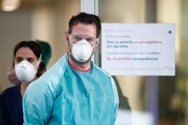 Sanitarios agradecen el homenaje que cada día se celebra en su honor en todos los Centros de Salud y Hospitales de España.
