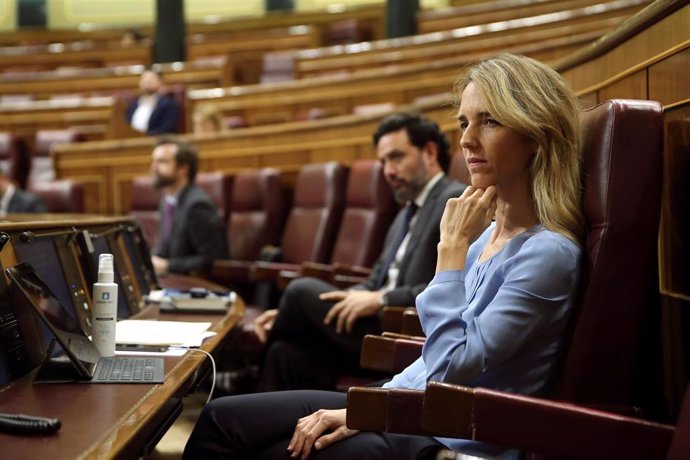 La portavoz del PP en el Congreso, Cayetana Álvarez de Toledo, durante el pleno del  Congreso que aprueba la prórroga del estado de alarma hasta el próximo 11 de abril. En Madrid (España), a 25 de marzo de 2020.