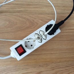 Enchufe, enchufes, electricidad, factura, luz, regleta