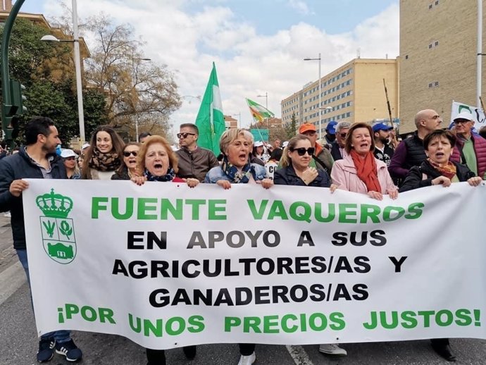 Imagen de una manifestación en Fuente Vaqueros en apoyo a los agricultores