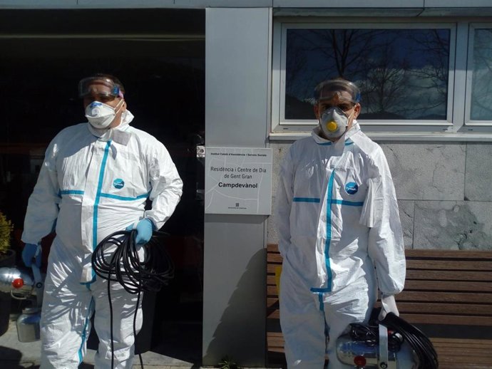 El Ejército empieza a actuar en Girona desinfectado de coronavirus una residencia de Campdevnol (Girona)