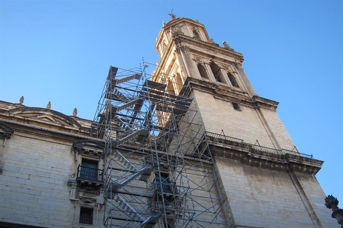 Andamios en la Catedral de Jaén para la restauración de los pabellones 1 y 3 de las cubiertas.