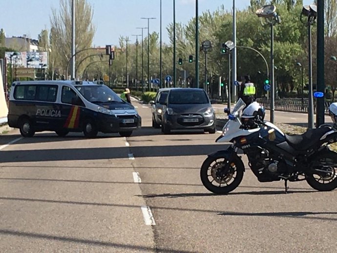 Uno de los controles montados ayer en Valladolid.