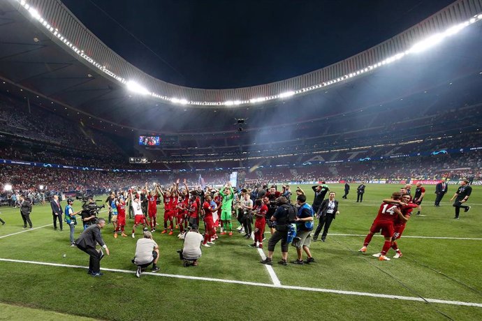 La plantilla del Liverpool FC, tras conquistar la Champions League en 2019.