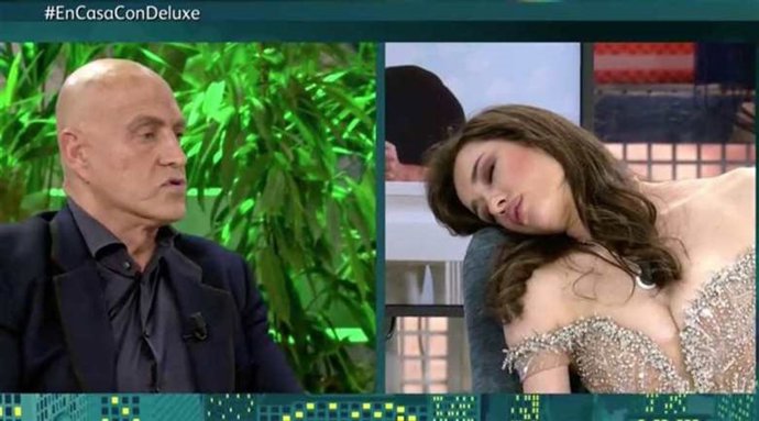 Adara en el plató de Sábado Deluxe