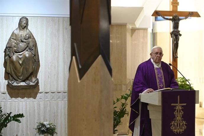 El Papa en una de las misas de Santa Marta