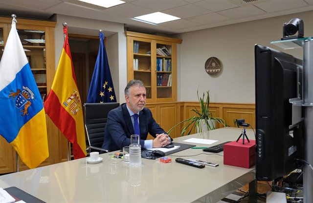 El presidente de Canarias, Ángel Víctor Torres, interviene en la videoconferencia de presidentes autonómicos convocada por Pedro Sánchez