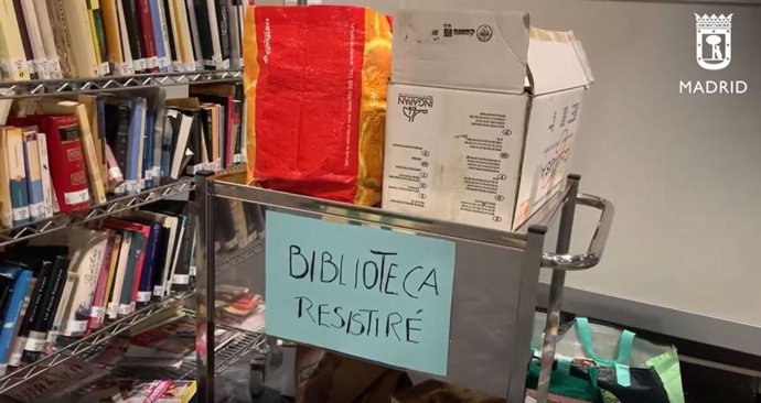 Biblioteca 'Resistiré' en el hospital de campaña de Ifema