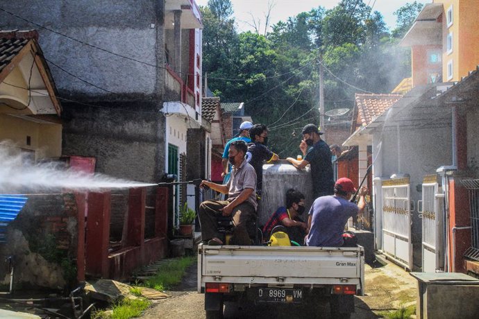 Coronavirus.-Indonesia impone el uso de mascarillas en lugares públicos ante el 