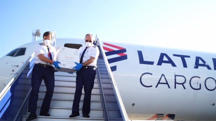 Latam Airlines transporta células madre para el tratamiento de una menor con leucemia