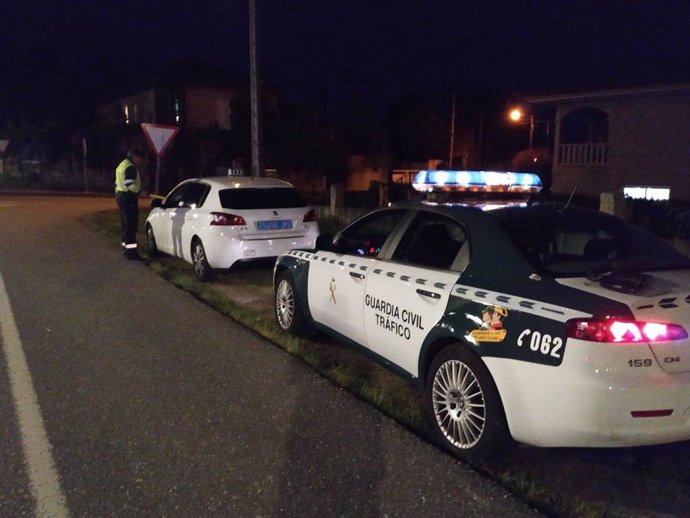 Sevilla.- Coronavirus.- Denunciado un conductor que iba a tomar cervezas, duplic