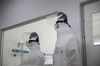 Málaga, Sevilla y Granada Metropolitano, distritos sanitarios que más positivos acumulan por Covid-19