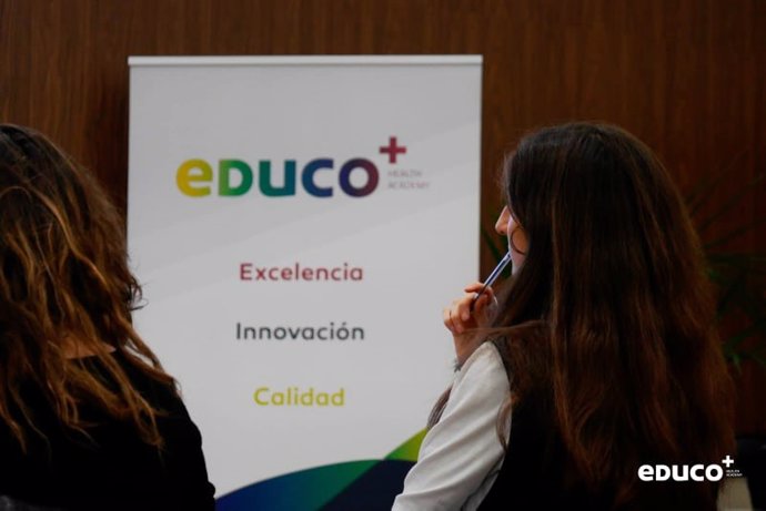 EDUCO+ Health Academy (Cofares) crea un seminario para estudiantes de Farmacia para completar las prácticas