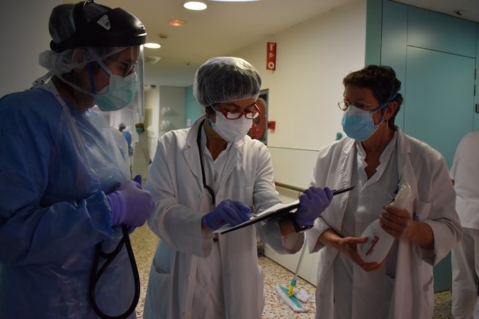Equip de professionals sanitaris de l'Hospital Santa Caterina de Salt (Girona)