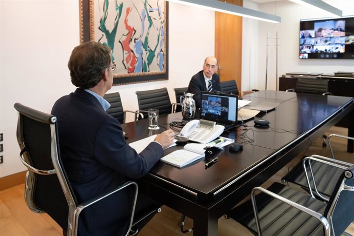 Feijóo participa en la reunión de la comisión de gestión de la crisis sanitaria del coronavirus