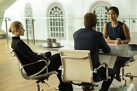 Los creadores de Westworld explican el brutal giro de Dolores en el capítulo 3x04