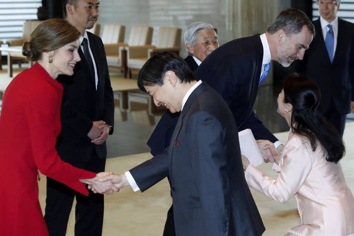 Coronavirus.- El Rey conversa con el embajador de Japón, tras declarar el Gobier