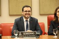 Garzón dice percibir un "consenso muy amplio" sobre la renta mínima pero admite diferentes opiniones en el Gobierno