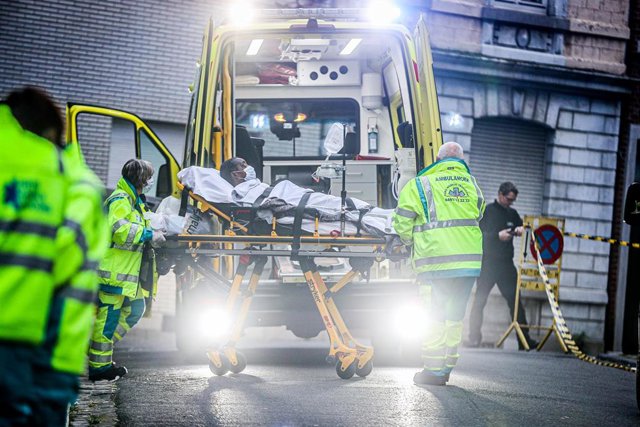 Un paciente trasladado en ambulancia en Bélgica