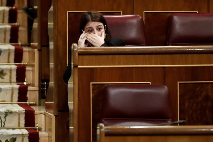 La diputada socialista, Adriana Lastra, durante el pleno celebrado este miércoles en el Congreso de los Diputados en Madrid. 