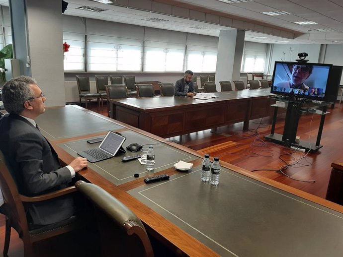 Videoconferencia del delegado del Gobierno con representantes de Cecale.