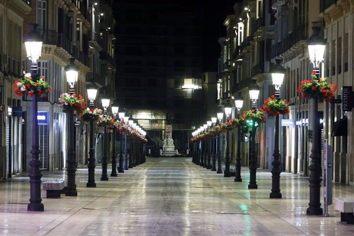 Calle Larios de Málaga vacía a causa del estado de alarma decretado por el COVID-19. 28 de marzo