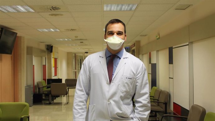 El doctor Lain Hermes González, especialista de la Clínica Universidad de Navarra