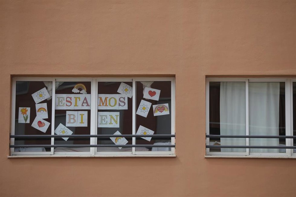 Ventana del centro de personas mayores Joaquín Rosillo de San Juan de Aznalfarache (Sevilla)