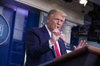 Trump cesa al inspector general de Defensa, encargado de supervisar los fondos de emergencia contra el coronavirus