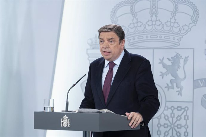 El ministro de Agricultura, Pesca y Alimentación, Luis Planas, durante una rueda de prensa tras el Consejo de Ministros, en el Palacio de la Moncloa, en Madrid (España) a 7 de abril de 2020.