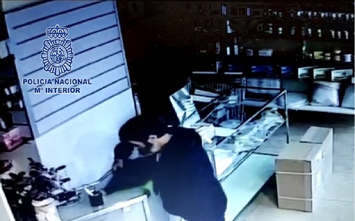 Nota Prensa: "La Policía Nacional Detiene Al Presunto Autor Del Asalto A Una Óptica"