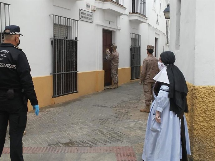 Infantes de Marina en labores de reconocimiento en la provincia de Cádiz