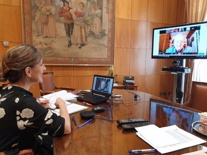 La ministra de Trabajo y Economía Social, Yolanda Díaz, en un encuentro virtual con miembros de Pimec.