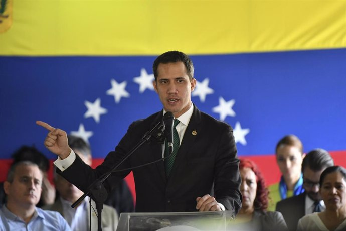 El autoproclamado "presidente encargado" de Venezuela, Juan Guaidó