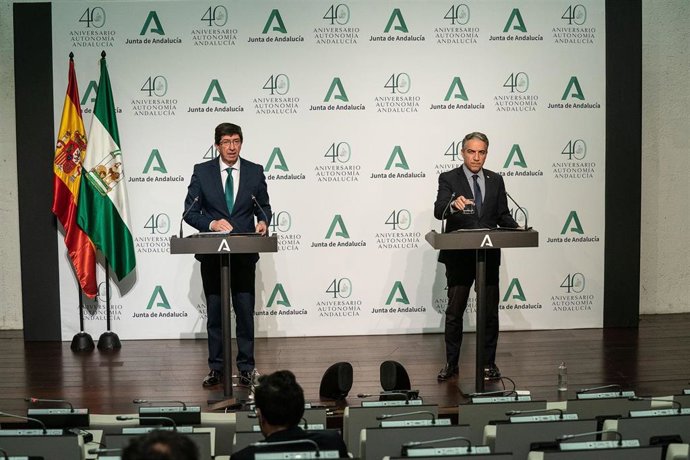 El vicepresidente de la Junta de Andalucía, Juan Marín, y el consejero de la Presidencia, Administración Pública e Interior, Elías Bendodo, en la rueda de prensa posterior al Consejo de Gobierno de este miércoles.