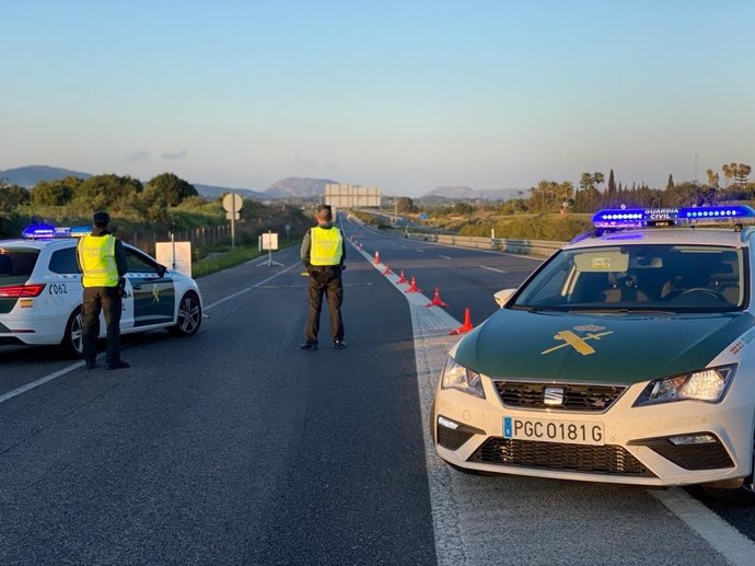 Un control de la Guardia Civil en carreteras de Baleares este fin de semana.