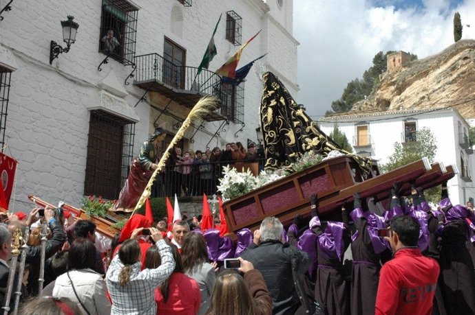 Procesión de Semana Santa en Montefrío (Granada)