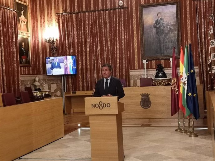 El alcalde de Sevilla, Juan Espadas, durante la rueda de prensa telemática por el coronavirus