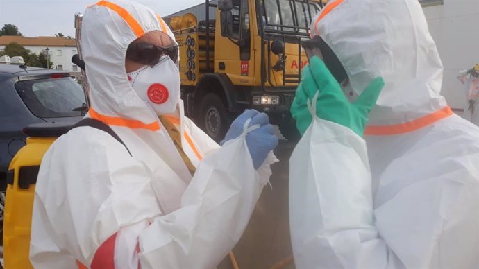 Trabajadores del Infoca ejecutan labores de desinfección por el coronavirus